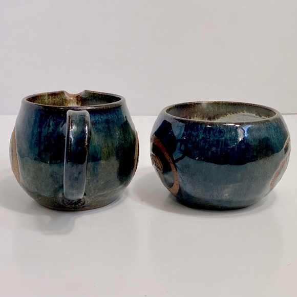 Studio Art Pottery Earthenware Creamer and Sugar Drip Glaze Signed Swan 1975 - Picture 2 of 10